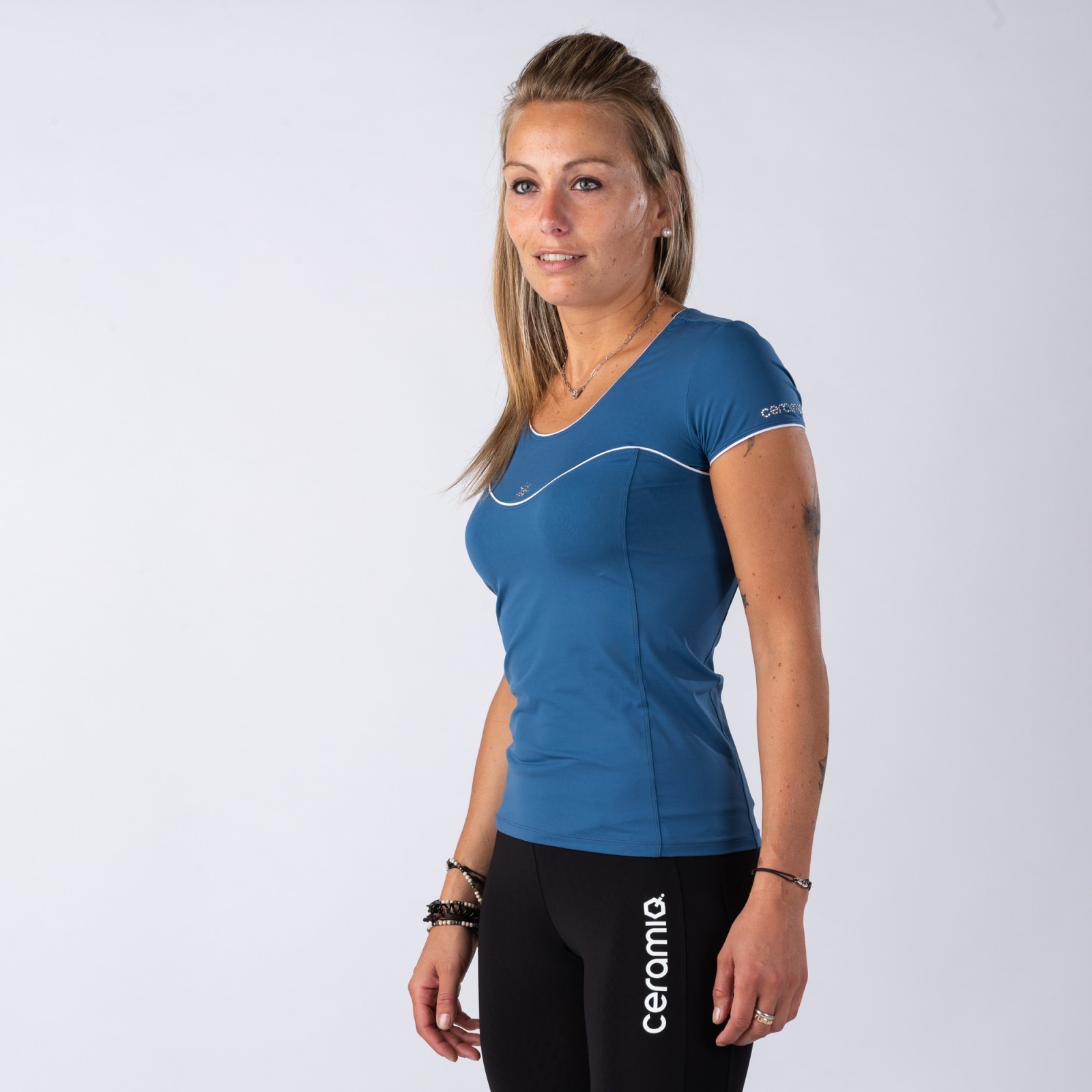 KURZARM-T-SHIRT MIT RUNDEM KRAGEN