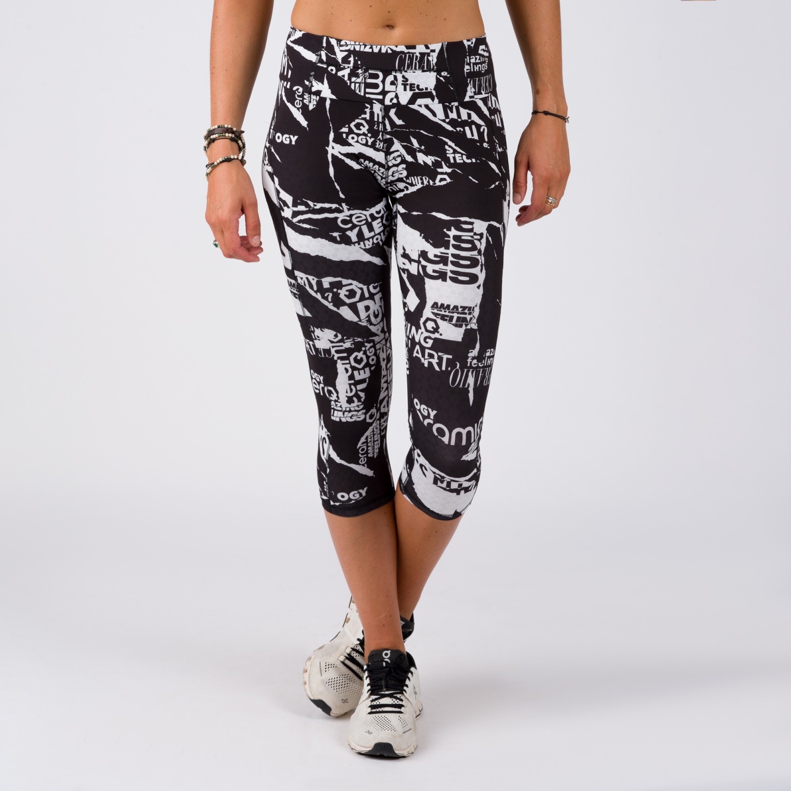 MULTI-POCKET CAPRI FOR WOMEN