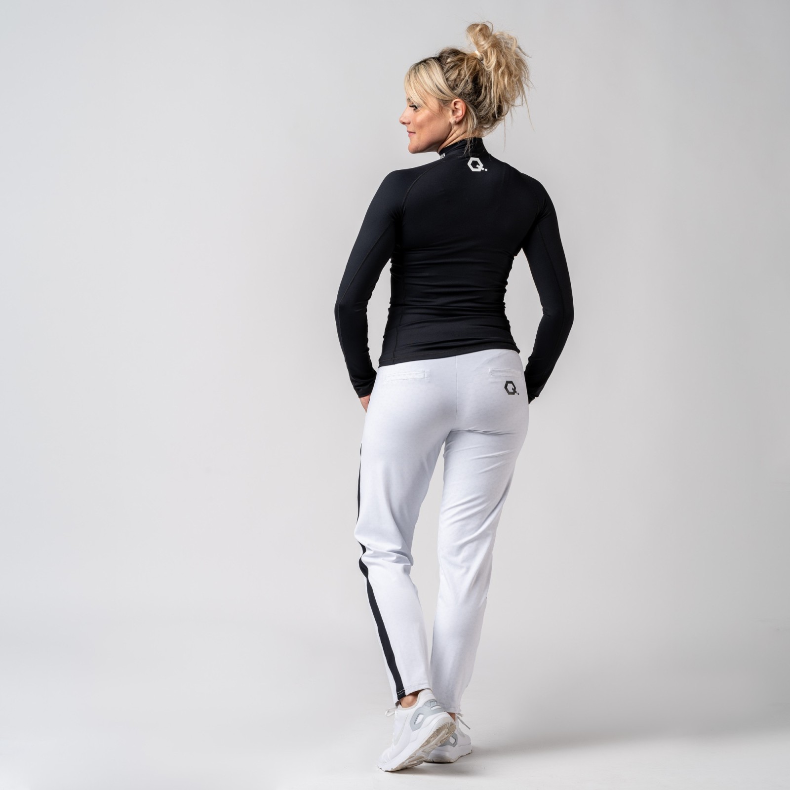 Long-sleeve t-shirt with high collar for women