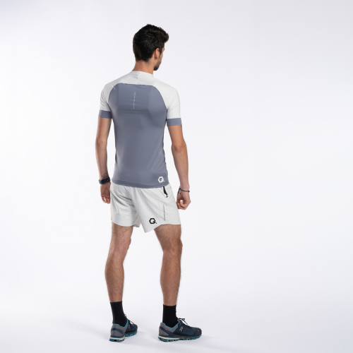 KURZE HOSE MIT SEITENTASCHEN