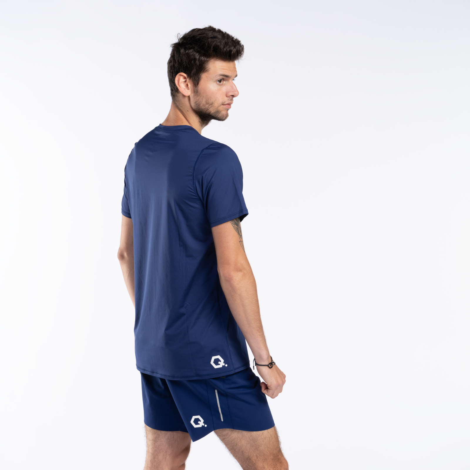 KURZE HOSE MIT SEITENTASCHEN