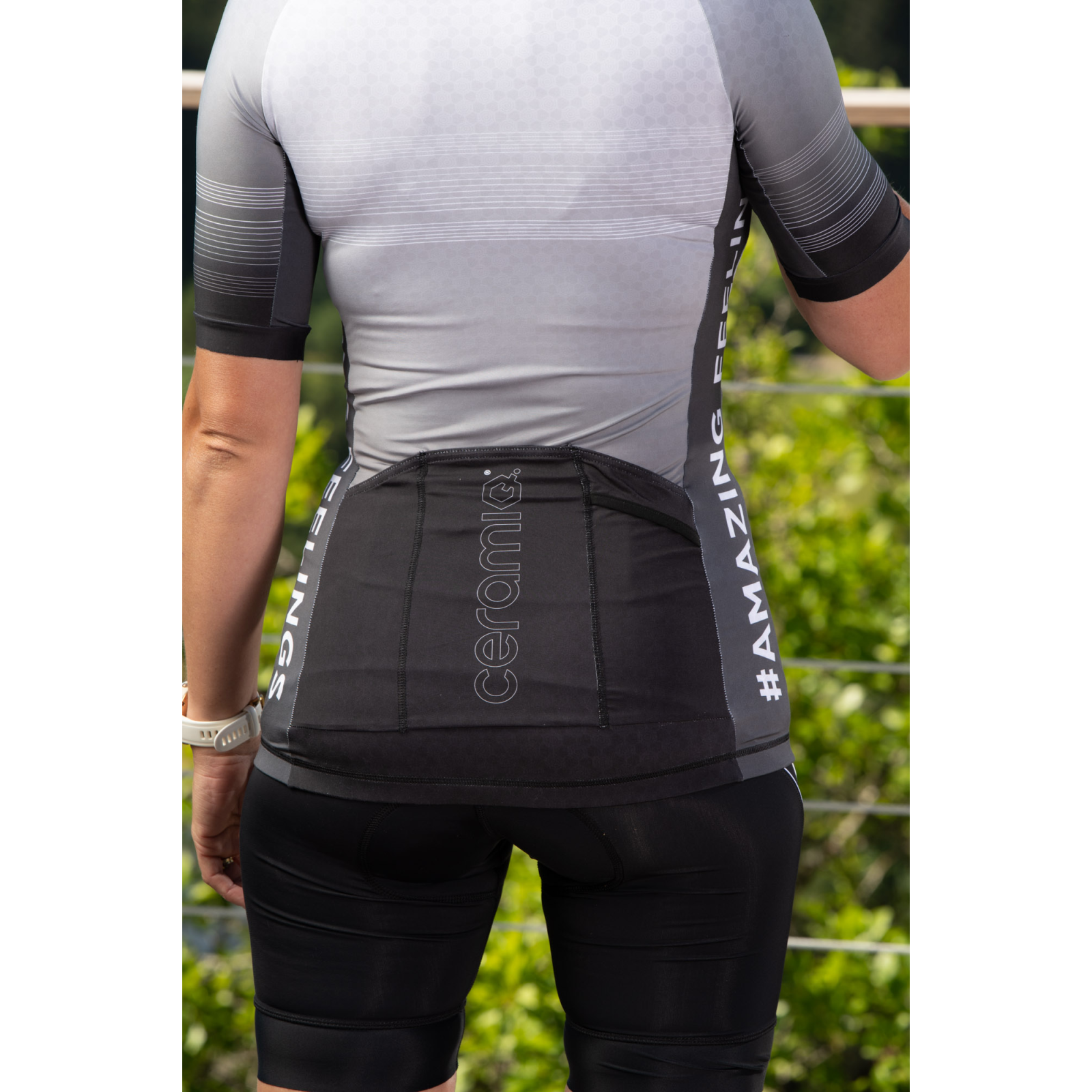 KURZARM-FAHRRADTRIKOT