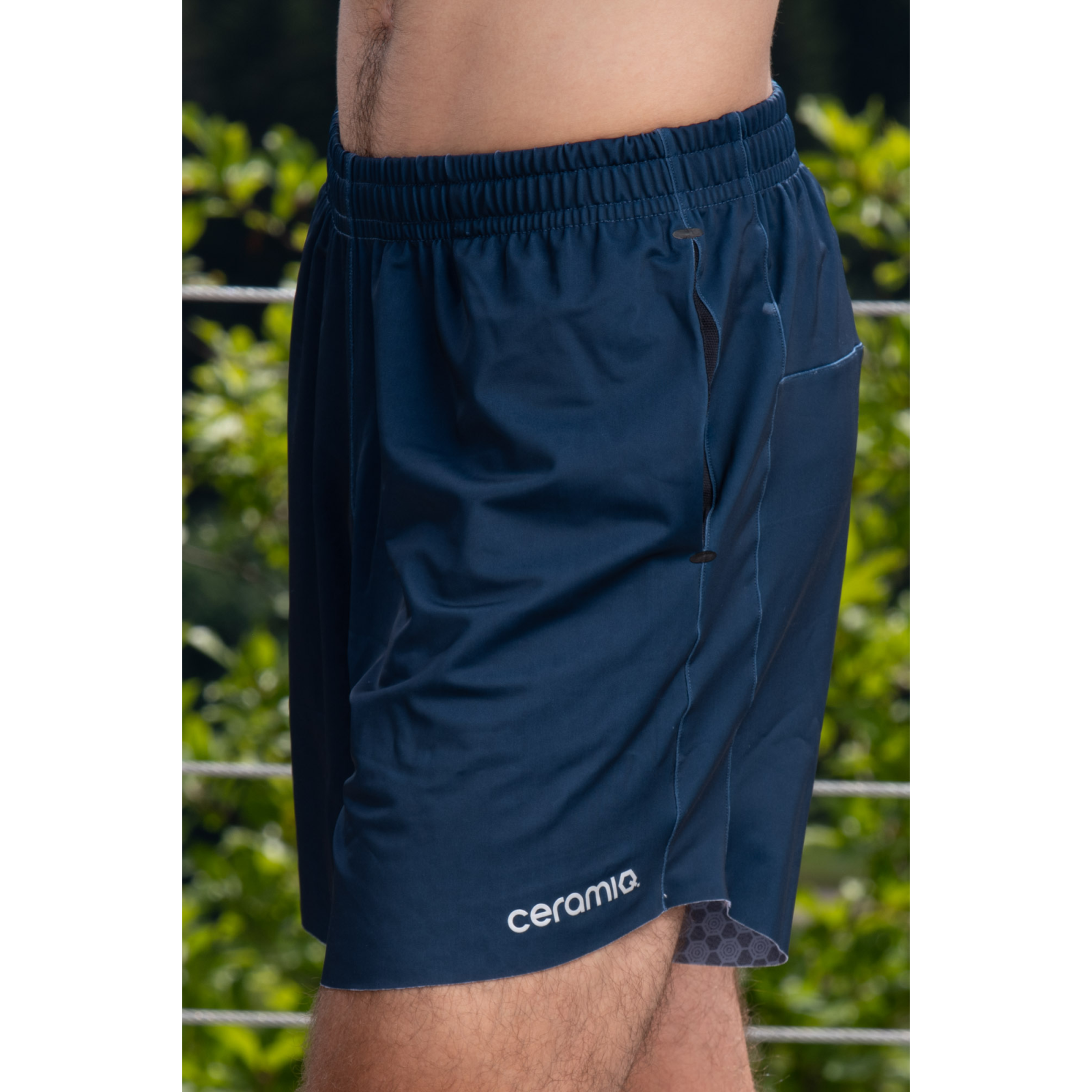 SHORT WITH SIDE POCKETS