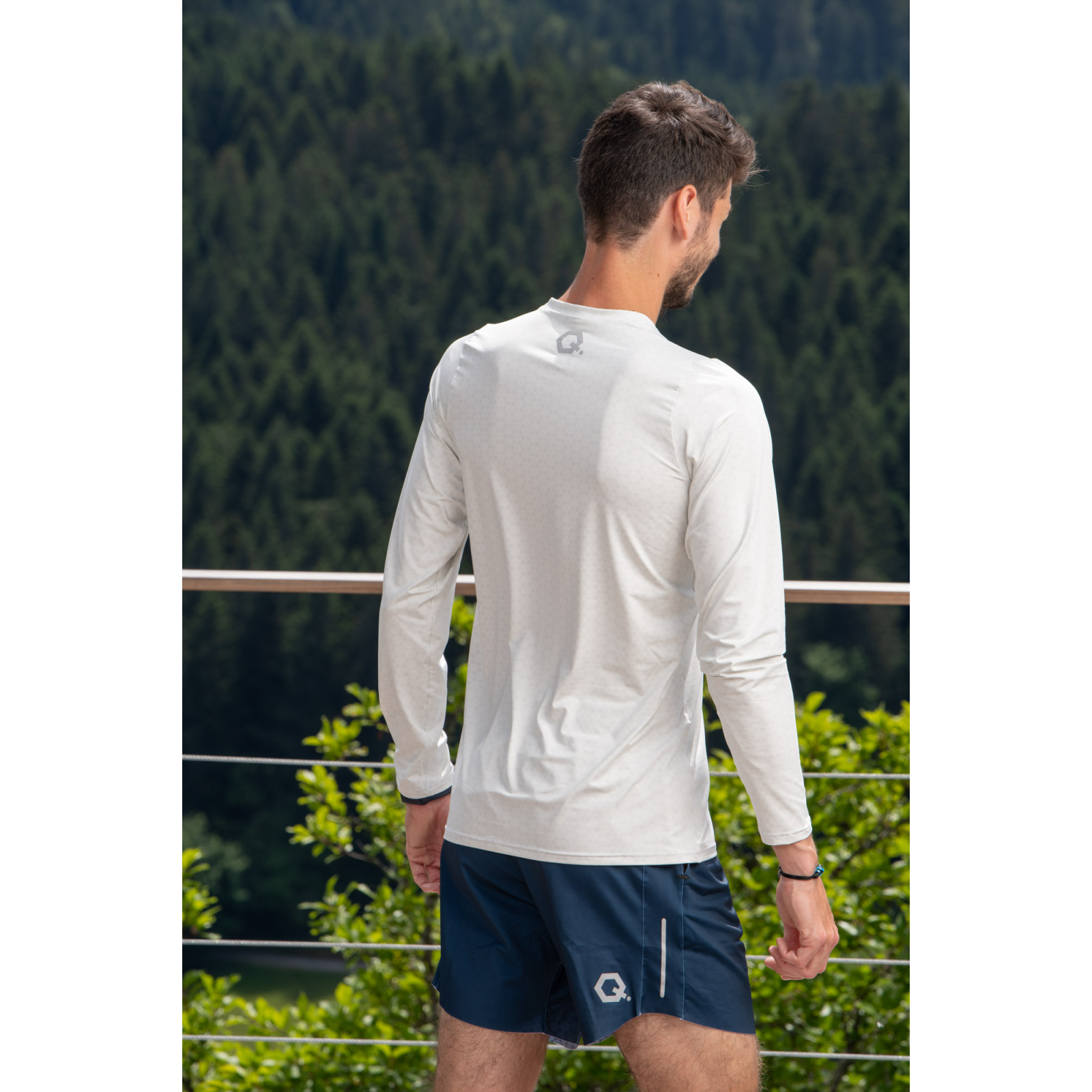LANGARMSHIRT IN LOCKERER PASSFORM