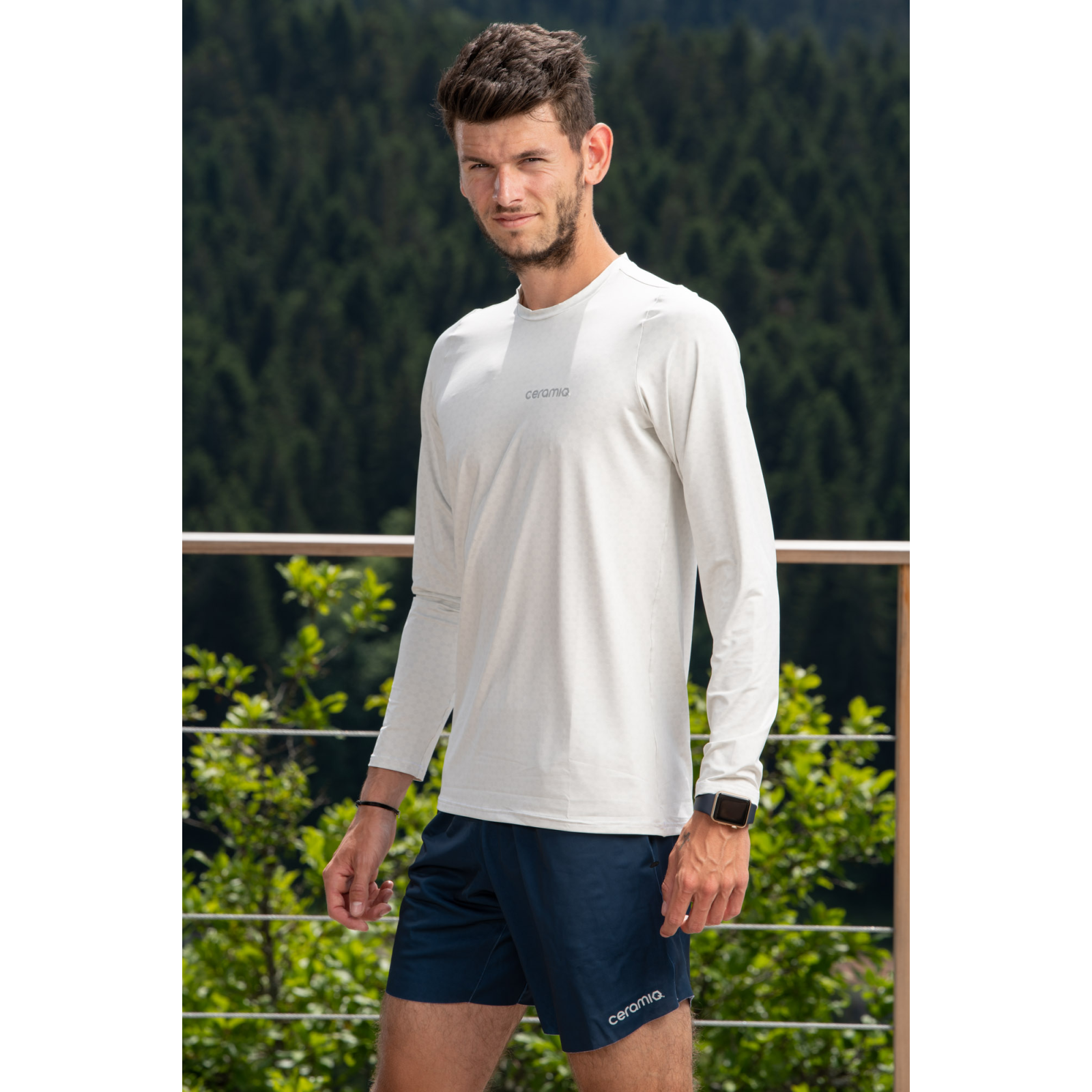 LANGARMSHIRT IN LOCKERER PASSFORM