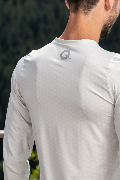 LANGARMSHIRT IN LOCKERER PASSFORM